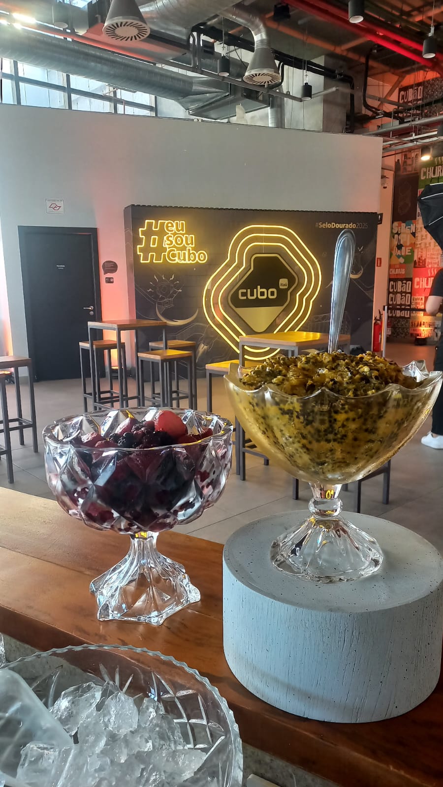 Estação de frutas em evento Cubo Itaú